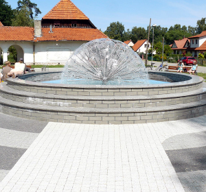 <span>Nowe Warpno, Podgrodzie</span><i>→</i>